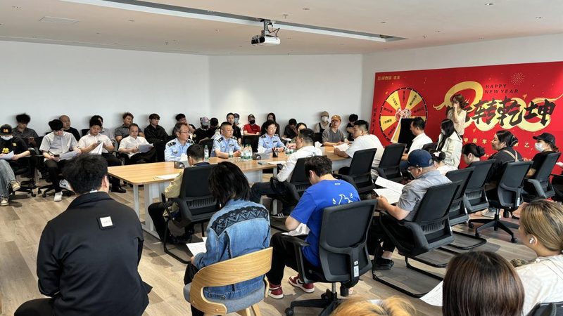 优质供应商是保证食品质量的关键。在筛选供应商时，可以从以下几个方面进行：